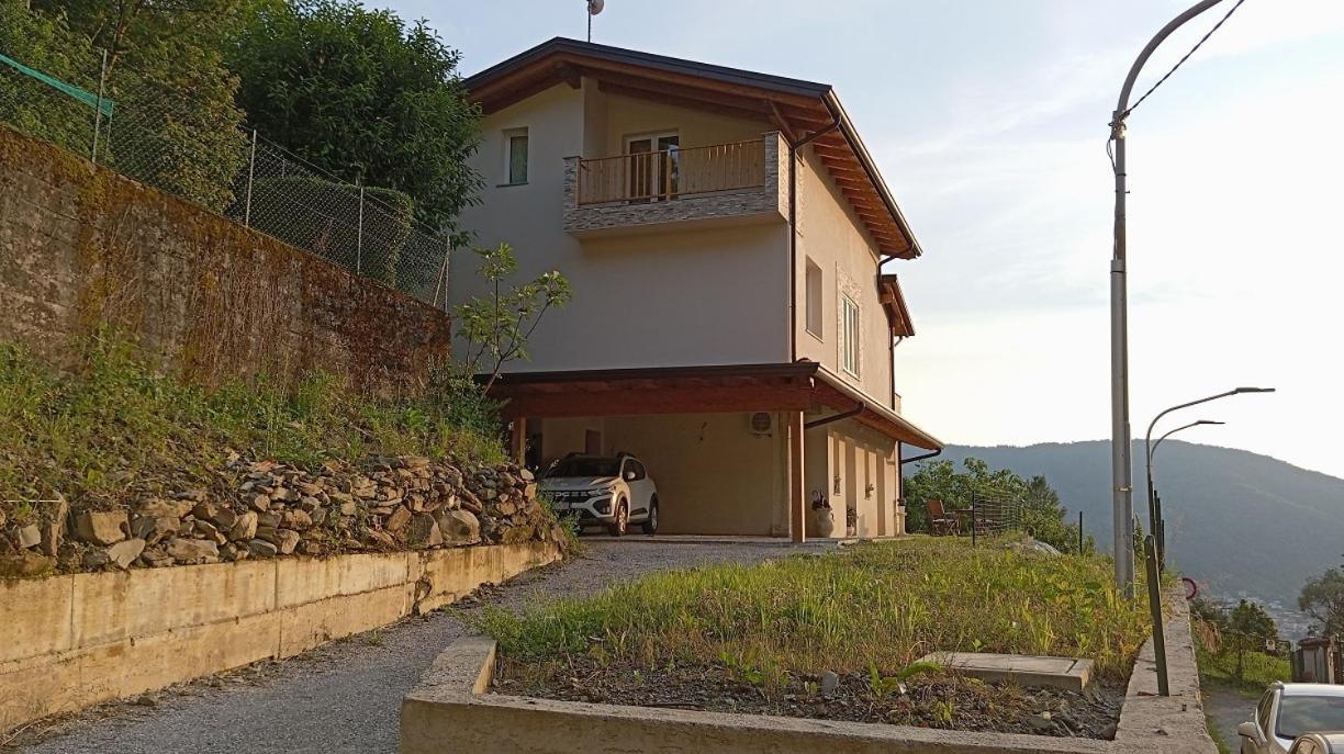 La Dimora Dei Due Laghi Bed & Breakfast Калолциокорте Екстериор снимка