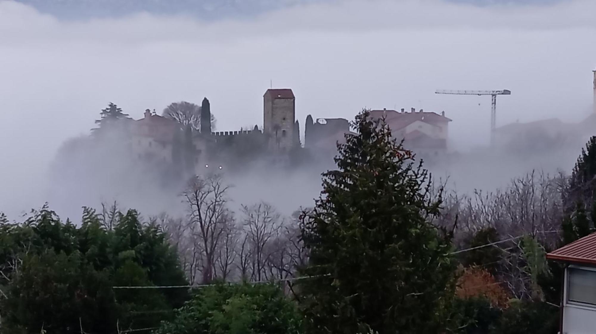 La Dimora Dei Due Laghi Bed & Breakfast Калолциокорте Екстериор снимка